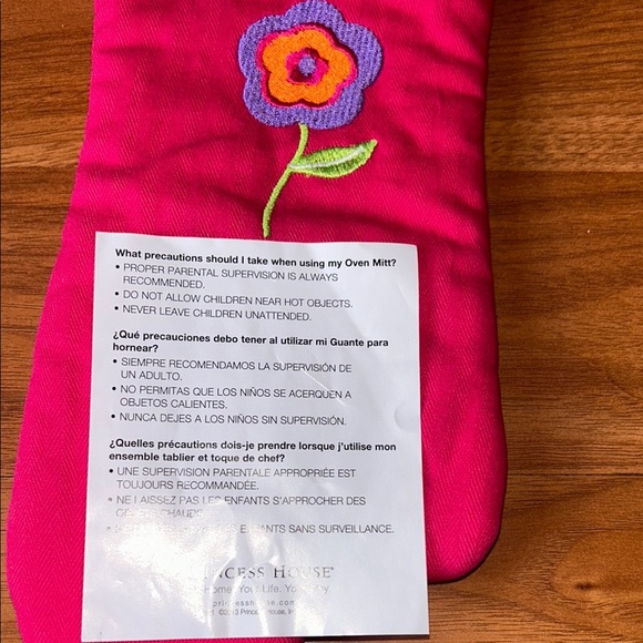 Princess House Pink and Purple Oven Mitt with Floral Design - Picture 3 of 6